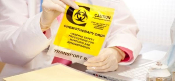 Chemotherapy doctor-1728x800 c